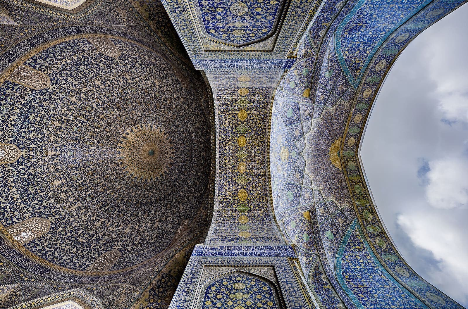 Tea, tiles and time in Esfahan